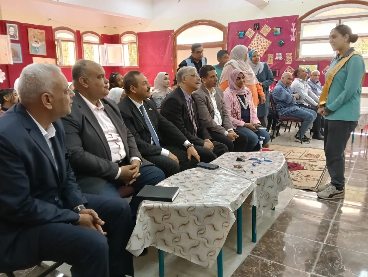 وكيل تعليم قنا يشهد ختام الأنشطة بمدرسة "تحيا مصر 1" - 1000527596