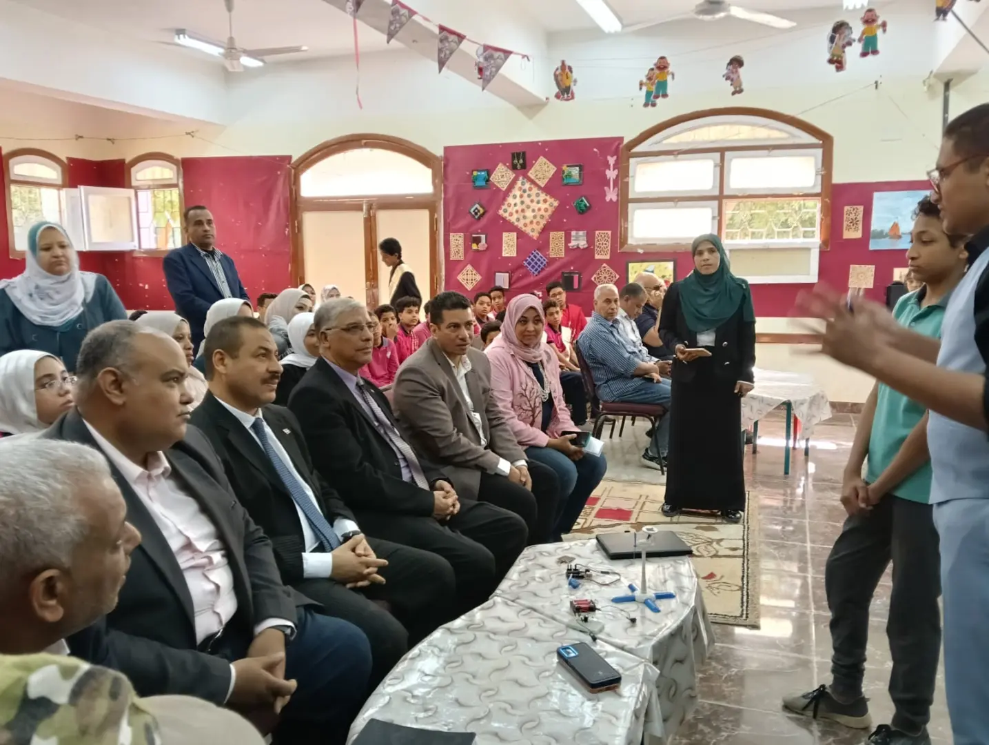 وكيل تعليم قنا يشهد ختام الأنشطة بمدرسة "تحيا مصر 1" - 1000527612