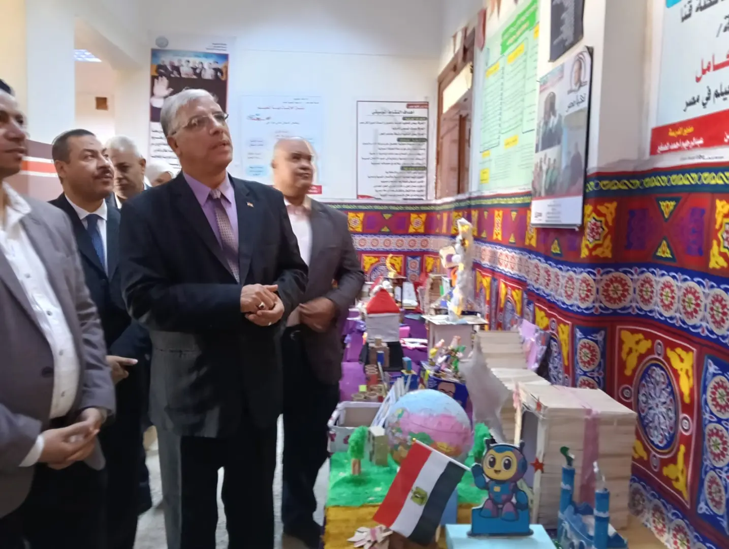 وكيل تعليم قنا يشهد ختام الأنشطة بمدرسة "تحيا مصر 1" - 1000527623
