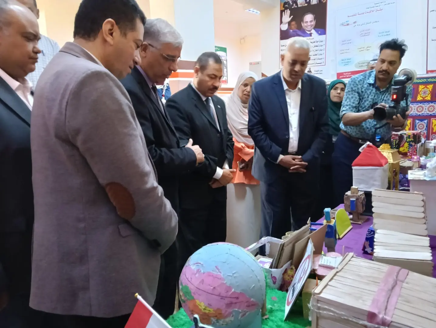 وكيل تعليم قنا يشهد ختام الأنشطة بمدرسة "تحيا مصر 1" - 1000527633