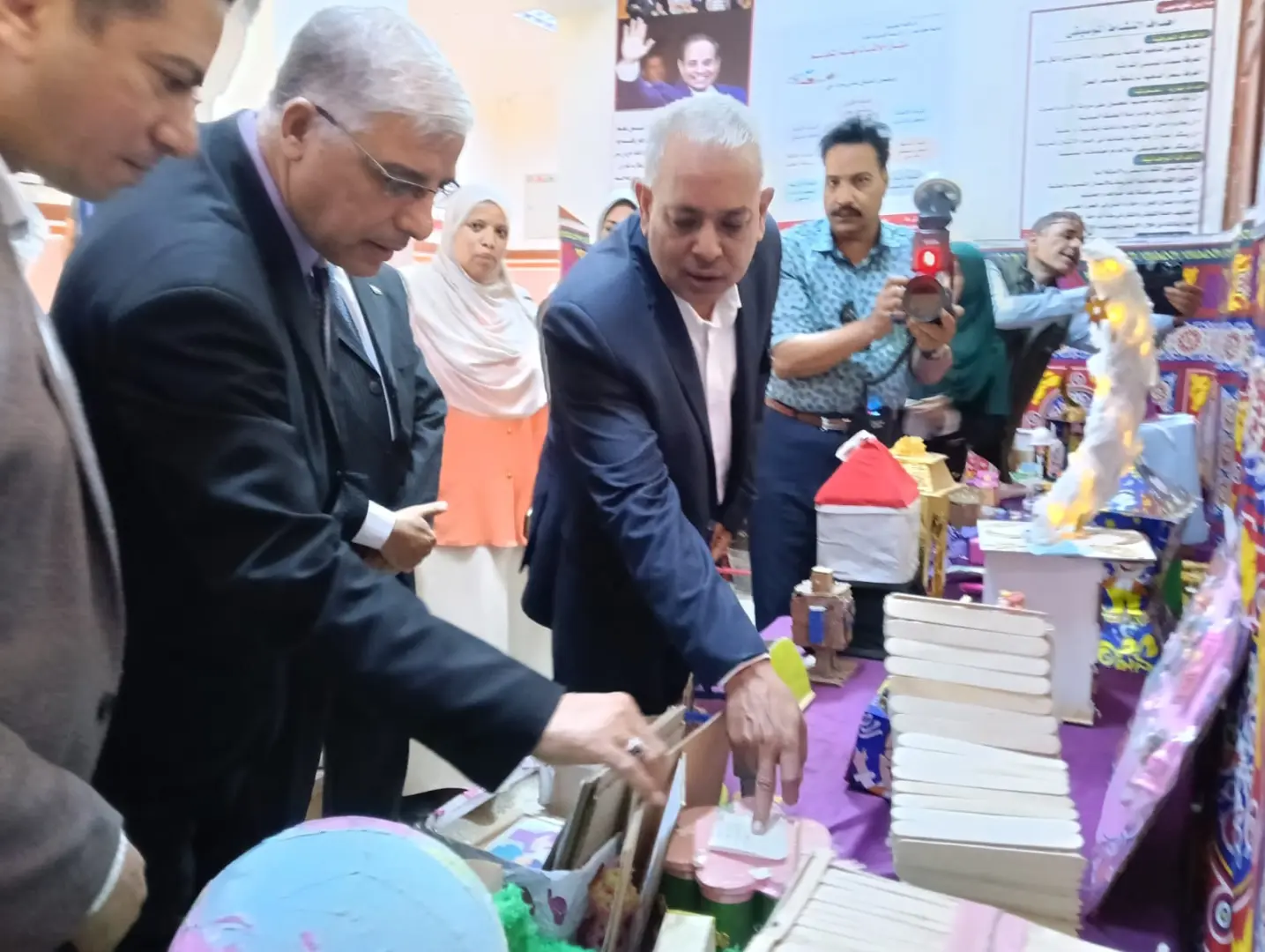 وكيل تعليم قنا يشهد ختام الأنشطة بمدرسة "تحيا مصر 1" - 1000527636
