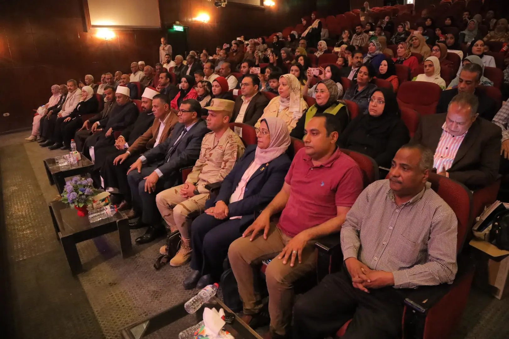 محافظ قنا يشهد حفل تكريم الأمهات المثاليات - 1000527988
