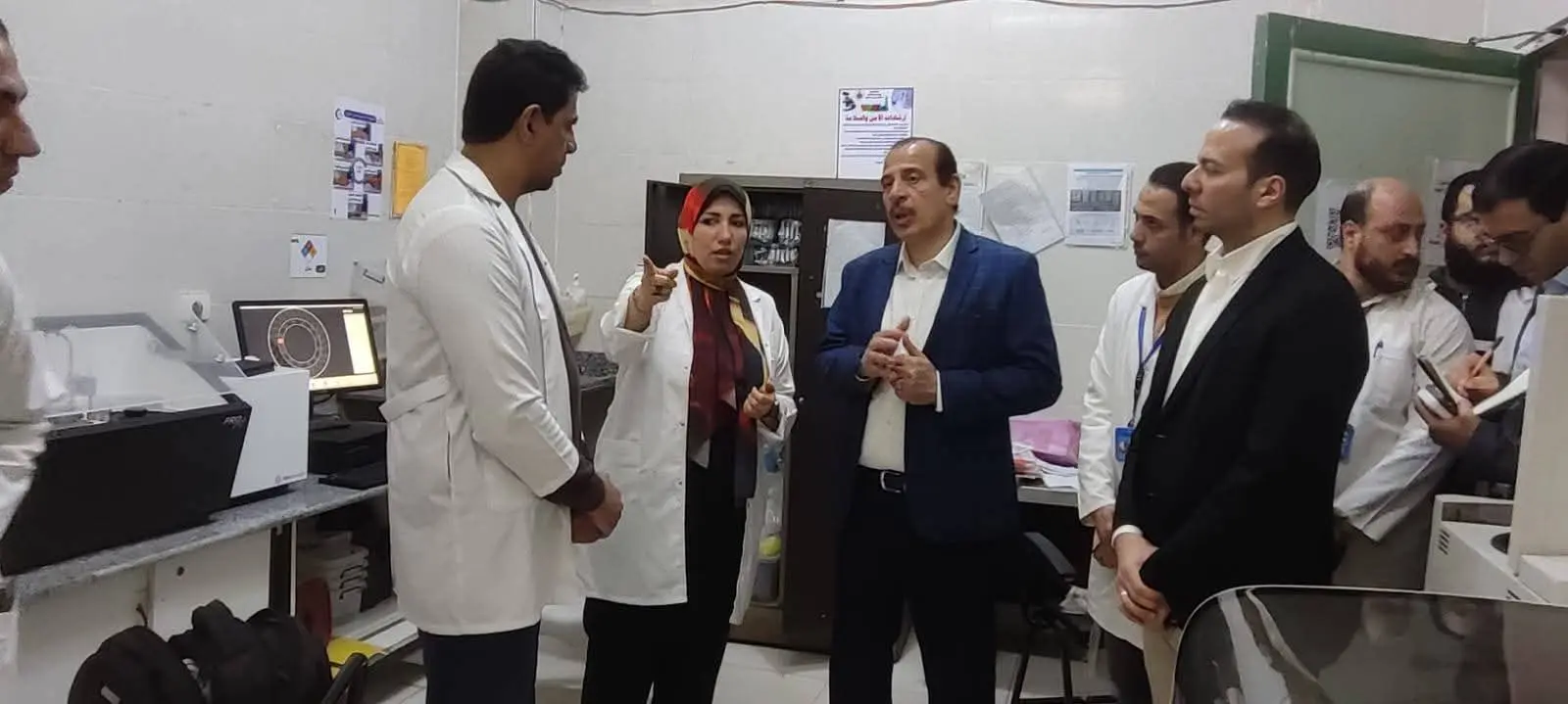 نائب وزير الصحة يتفقد المنشآت الطبية بالبحيرة ويوصي بصرف مكافآت للمتميزين - 1000529526