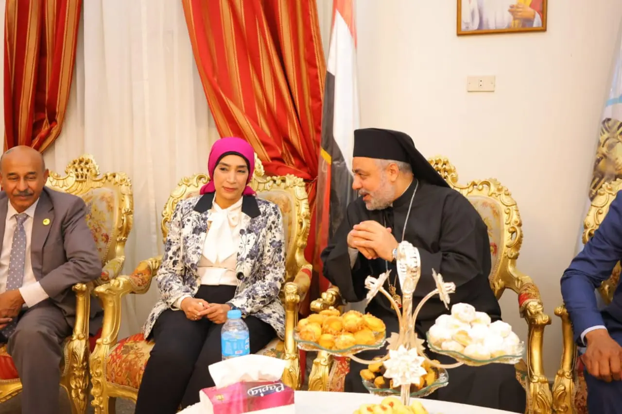 رئيس جامعة الأقصر تترأس وفدًا أكاديميا خلال زيارة الكنائس للتهنئة  بعيد القيامة المجيد - 1000531410