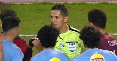كواليس حوار رئيس لجنة الحكام مع وفد الأهلي.. تشبث بالتعليمات ورفض للقيود - 1000532810