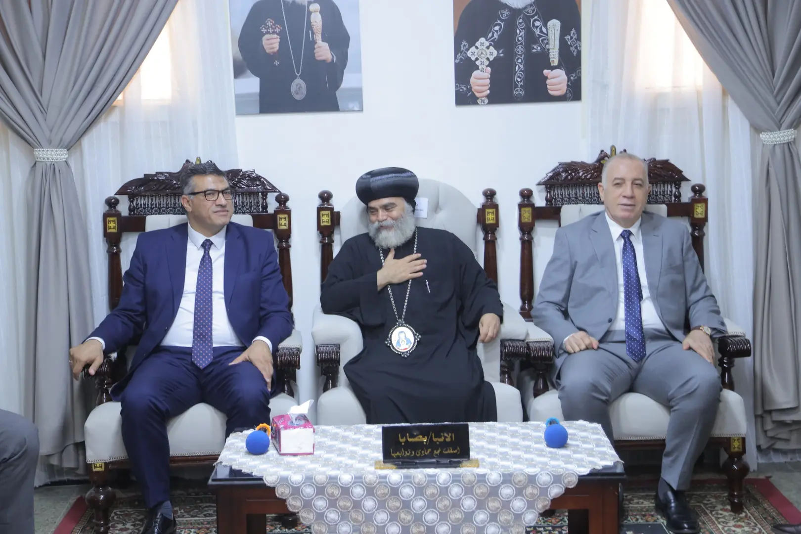 محافظ قنا ومدير الأمن يهنئان الأنبا بضابا أسقف نجع حمادي وتوابعها بعيد القيامة المجيد