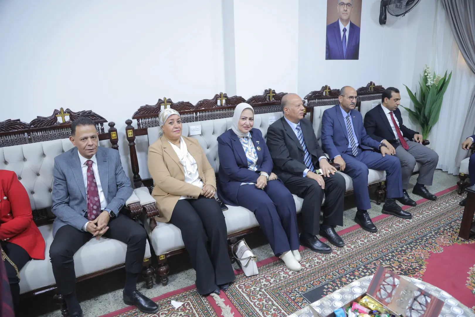 محافظ قنا ومدير الأمن يهنئان الأنبا بضابا أسقف نجع حمادي وتوابعها بعيد القيامة المجيد - 1000532985