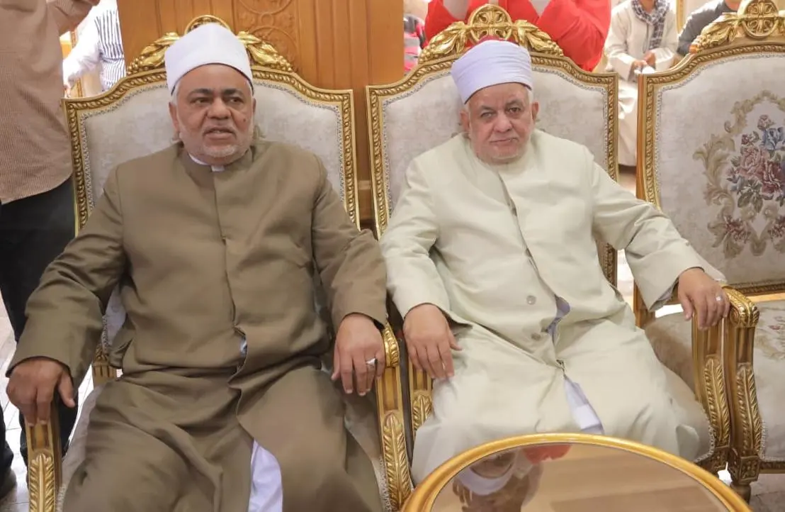 محافظ قنا ومدير الأمن والوفد المرافق يقدمون التهنئة للانبا بيمن مطران قوص بعيد القيامة المجيد - 1000533102