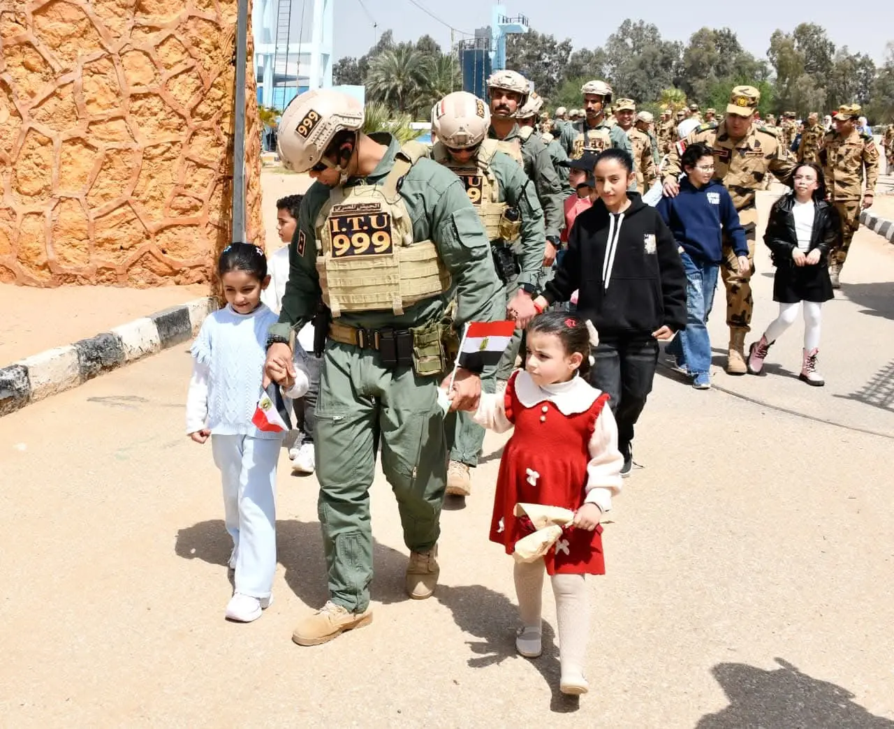 الجيوش الميدانية والمناطق العسكرية تفتح أبوابها للإحتفال مع أطفال مصر بيوم اليتيم - 1000533214