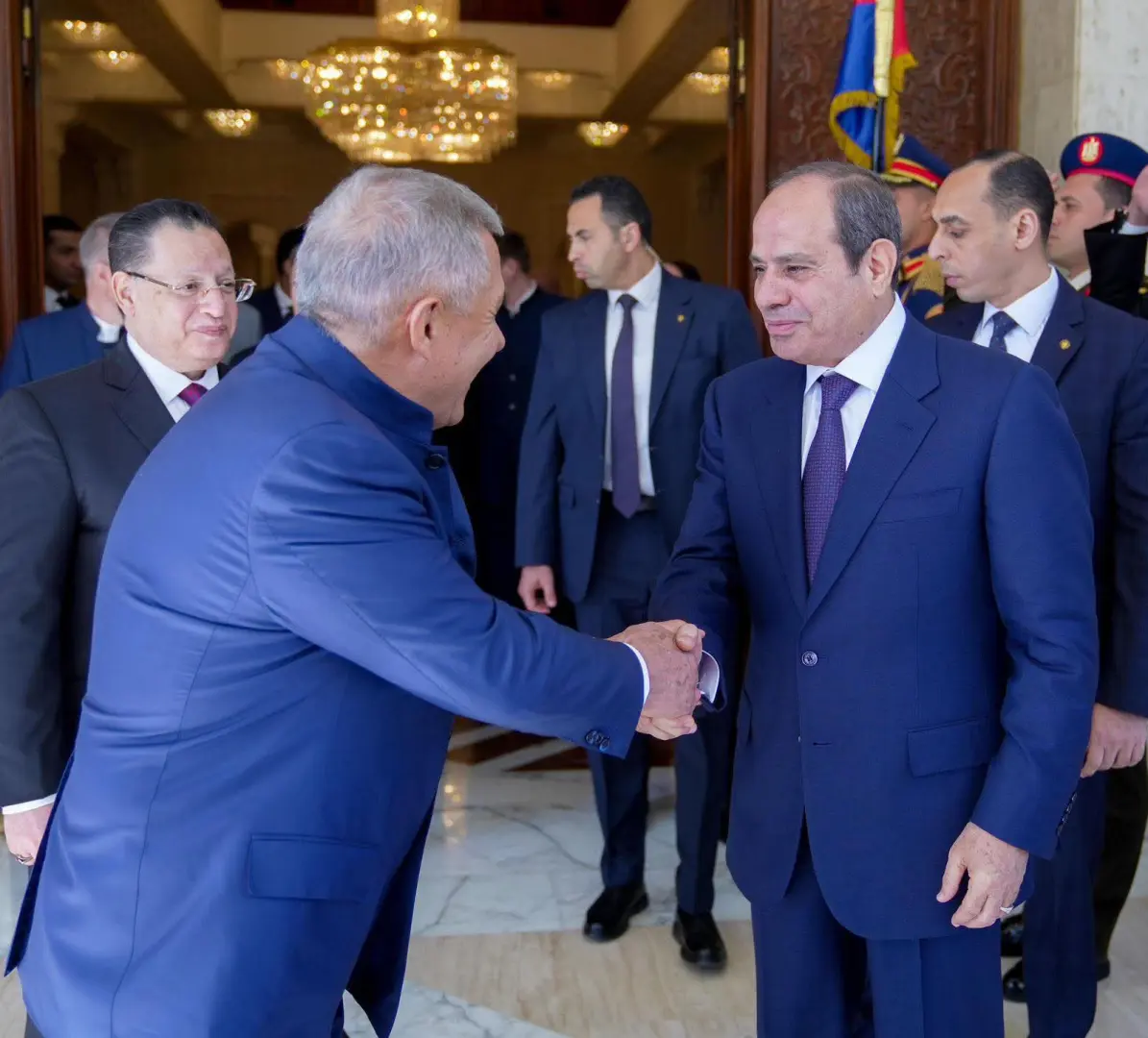 السيسي يستقبل رئيس تتارستان ويؤكد تعزيز الشراكة مع روسيا - 1000536976