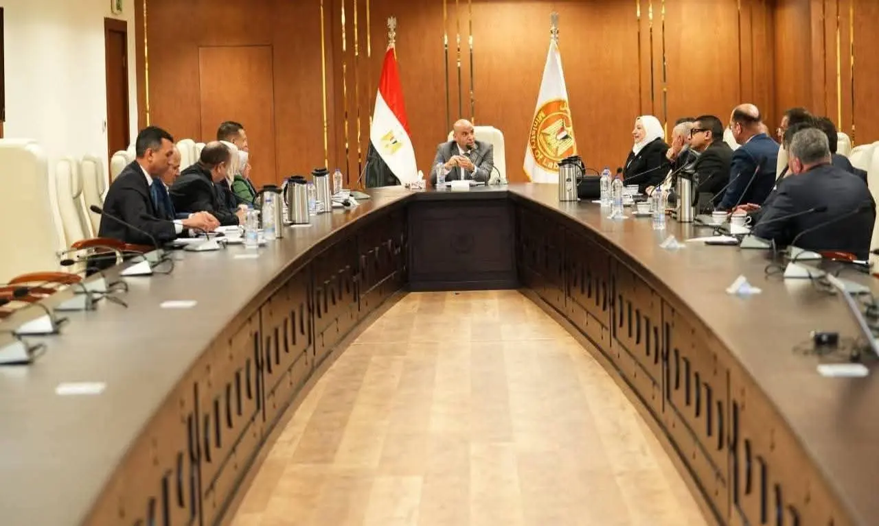 وزير العمل خلال لقائه نواب الشعب: خدمة المواطن بشكل لائق وكريم هدفنا المشترك.. وباب مكتبي مفتوح للجميع