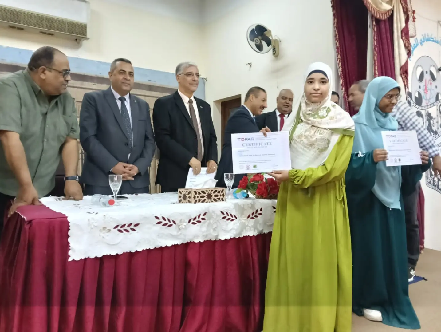تعليم قنا يسلم 46 شهادة دولية في البرمجة والذكاء الاصطناعي لطلاب أولى ثانوي - 1000539629