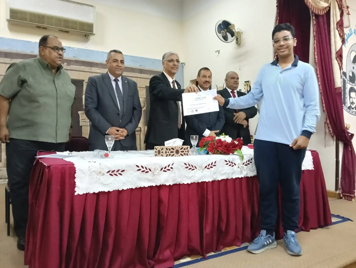 تعليم قنا يسلم 46 شهادة دولية في البرمجة والذكاء الاصطناعي لطلاب أولى ثانوي - 1000539692