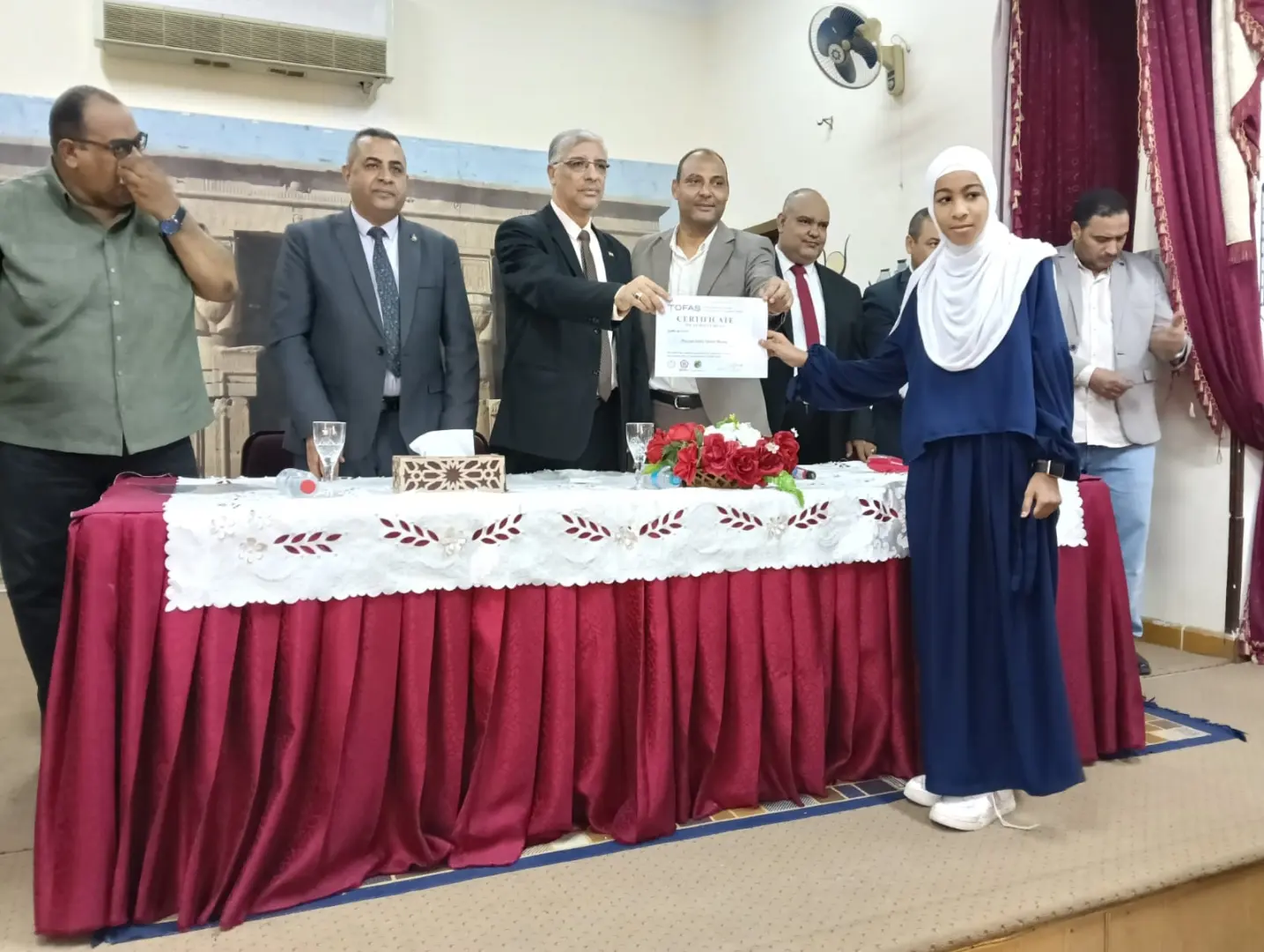 تعليم قنا يسلم 46 شهادة دولية في البرمجة والذكاء الاصطناعي لطلاب أولى ثانوي - 1000539710