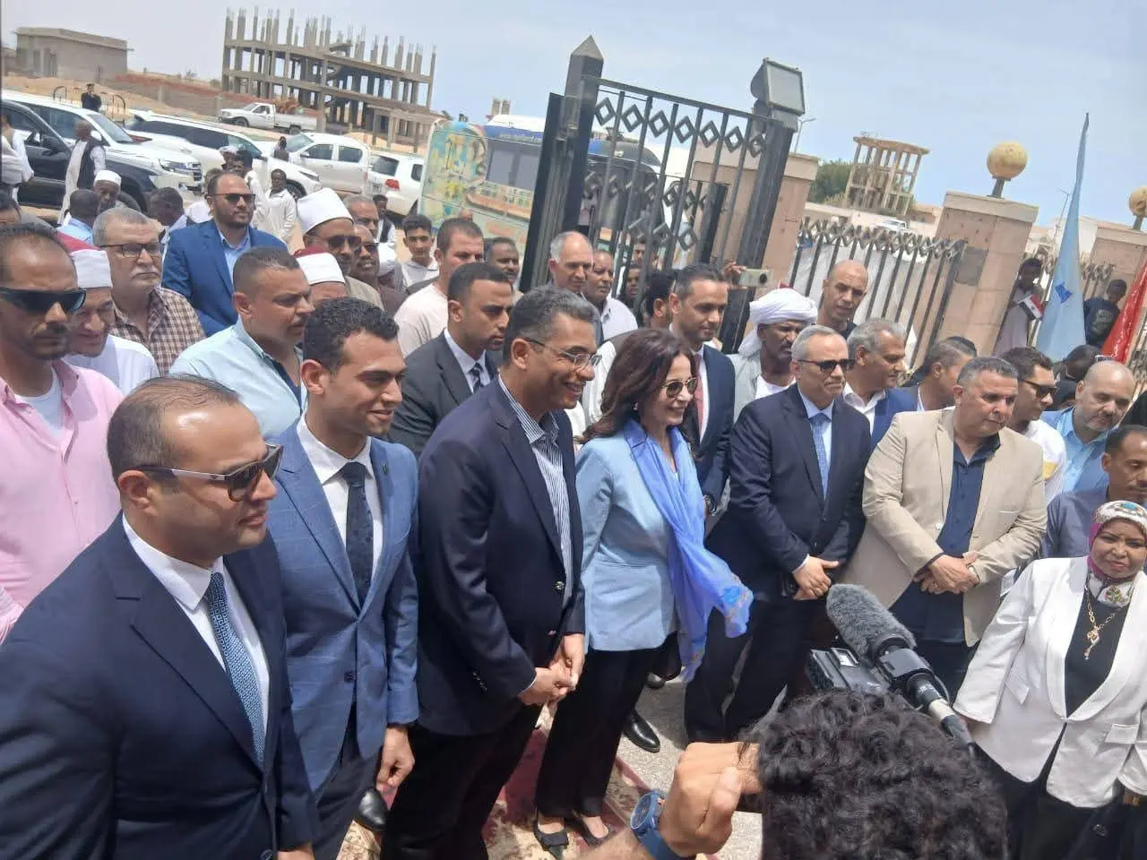 وزيرة الثقافة من شلاتين: العدالة الثقافية حق أصيل لكل مواطن.. والمعرفة تصل إلى الحدود - 1000539978