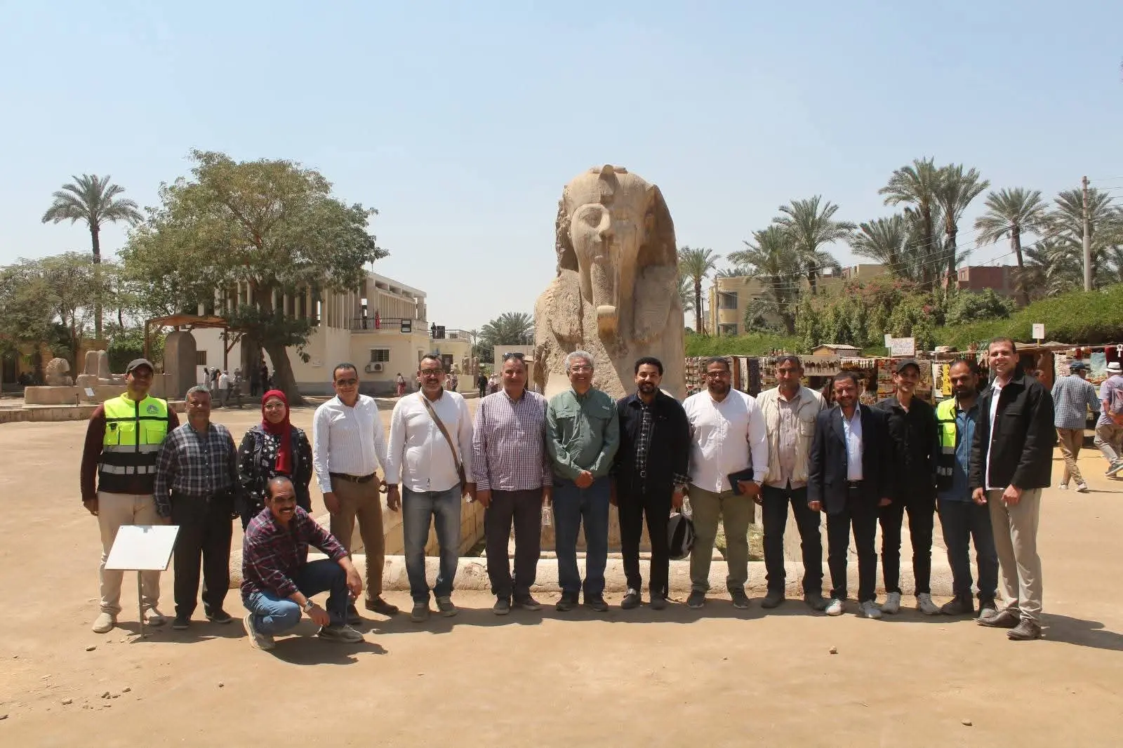 الأمين العام للآثار يتفقد سقارة وأبوصير وميت رهينة لمتابعة أعمال التطوير والترميم - 1000540075