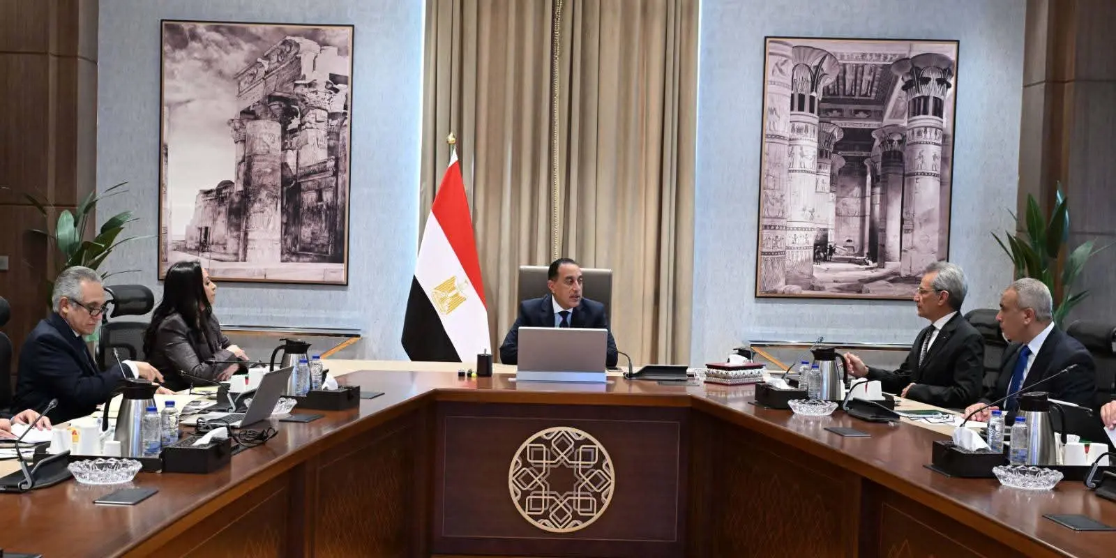 رئيس الوزراء يتابع موقف مشروعات قوانين الأحوال الشخصية للمسلمين والمسيحيين وصندوق دعم الأسرة - 1000542229