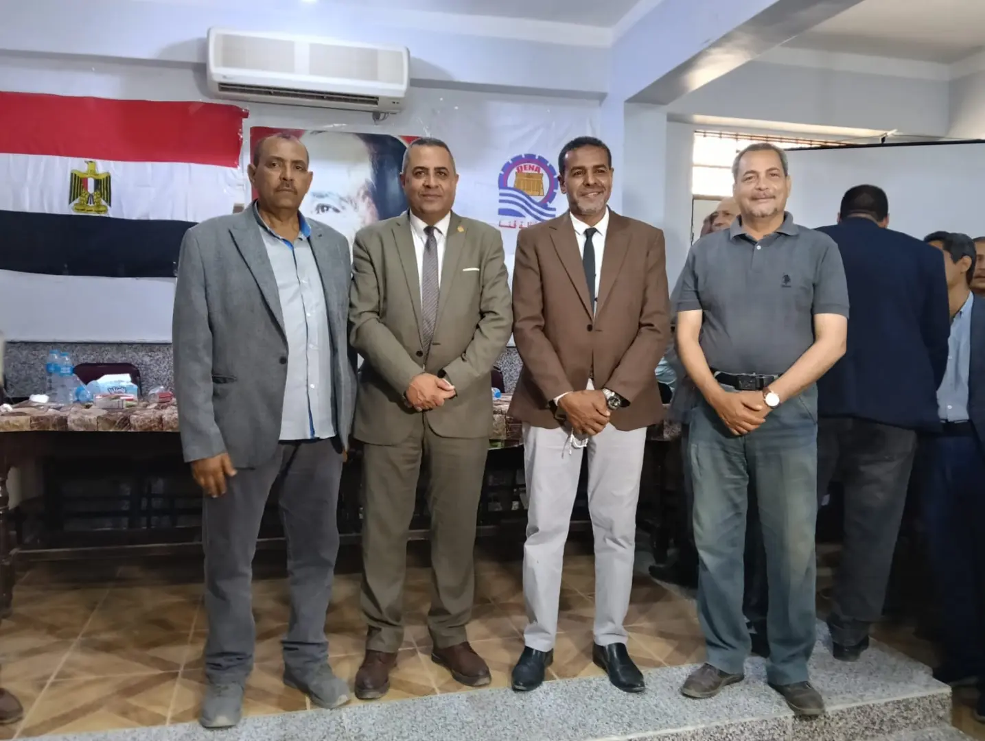 "عبدالمحسن" يكرم 29 طالبًا بتعليم قنا لحصولهم على شهادات دولية من “توفاس” اليابانية - 1000542873