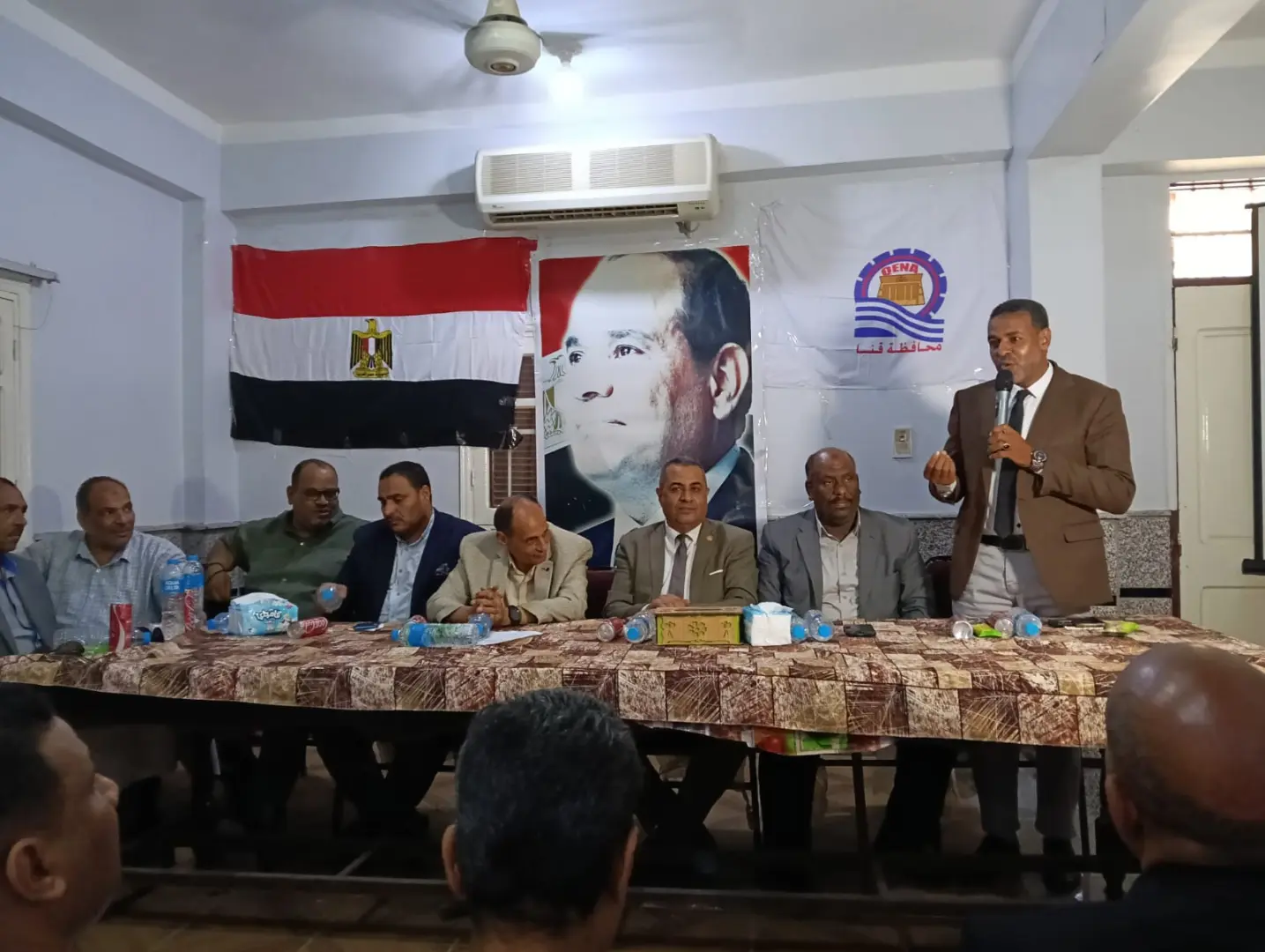 "عبدالمحسن" يكرم 29 طالبًا بتعليم قنا لحصولهم على شهادات دولية من “توفاس” اليابانية - 1000542889 1
