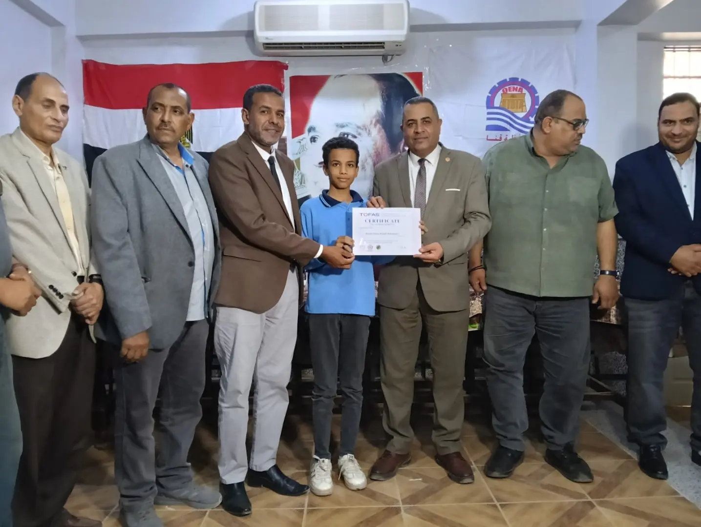 "عبدالمحسن" يكرم 29 طالبًا بتعليم قنا لحصولهم على شهادات دولية من “توفاس” اليابانية - 1000542898