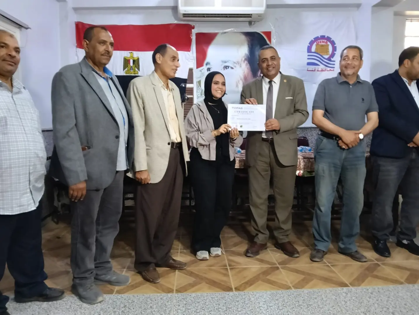 "عبدالمحسن" يكرم 29 طالبًا بتعليم قنا لحصولهم على شهادات دولية من “توفاس” اليابانية - 1000542918