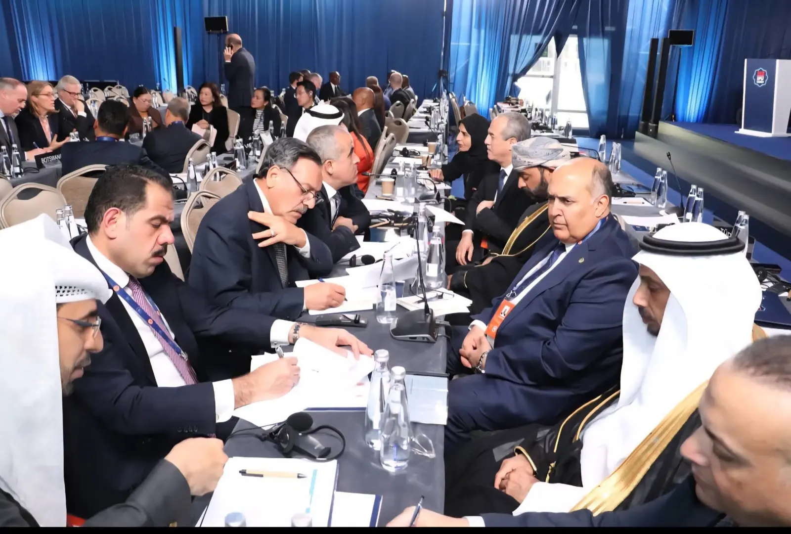 بالإجماع.. اختيار الأمين العام لمجلس الشيوخ عضوًا بجمعية الأمناء العامين للبرلمانات الدولية - 1000546626