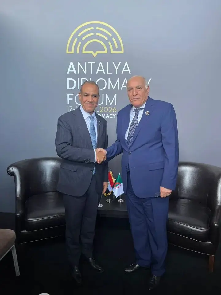 وزير الخارجية يلتقي مع نظيره الجزائري على هامش أعمال منتدى أنطاليا الدبلوماسي