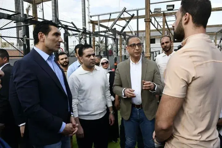 وزير الرياضة ومحافظ الجيزة يفتتحان مركز التنمية الشبابية بالشيخ زايد بعد الانتهاء من أعمال تطويره - 1000547073