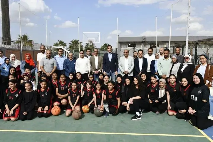 وزير الرياضة ومحافظ الجيزة يفتتحان مركز التنمية الشبابية بالشيخ زايد بعد الانتهاء من أعمال تطويره - 1000547075
