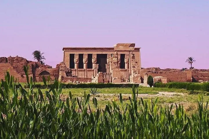 "دندرة" على خريطة التراث العالمي.. "الإيسيسكو" تتوج جهود محافظة قنا بتسجيل معبدها التاريخي - 1000547449