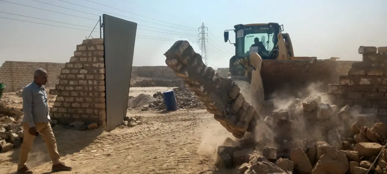 إزالة 15 حالة تعد و4 طواحين ذهب واسترداد 8910 متراً من الأراضي في قوص - 1000549323