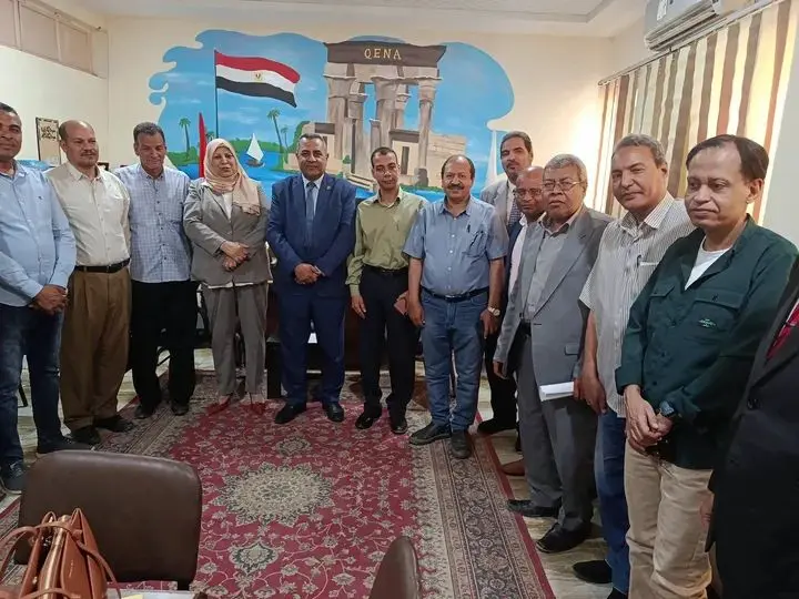 تعليم قنا تواجه التسرب المدرسي بخطة شاملة وتشكيل فرق متابعة بكل الإدارات التعليمية - 1000549651