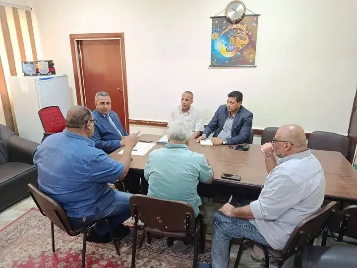 تعليم قنا تواجه التسرب المدرسي بخطة شاملة وتشكيل فرق متابعة بكل الإدارات التعليمية - 1000549670
