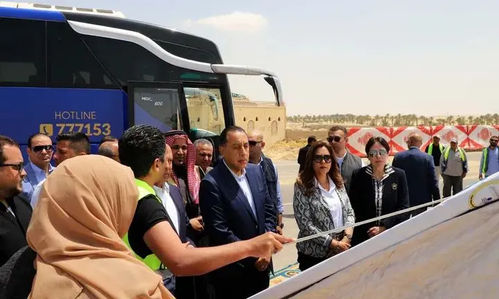 رئيس الوزراء يتابع الموقف التنفيذي لمشروع خط سكة حديد بئر العبد – العريش – رأس النقب