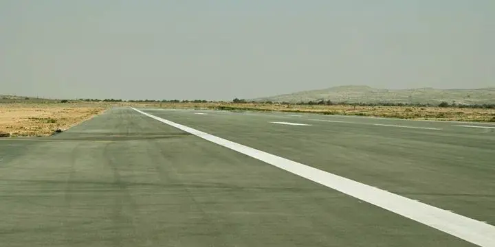رئيس الوزراء يتابع الموقف التنفيذي لمشروع تطوير مطار العريش الدولي - 1000549889