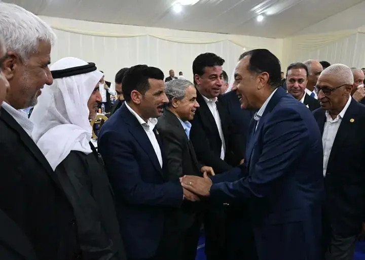 رئيس الوزراء يلتقي عدداً من أعضاء مجلسي النواب والشيوخ وكبار مشايخ وعواقل سيناء - 1000550077