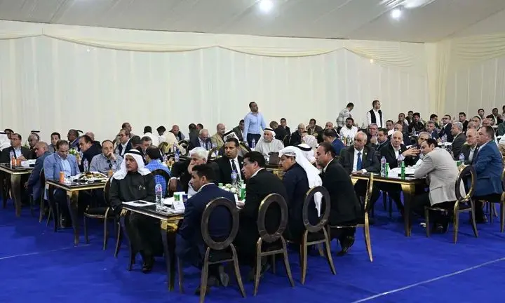رئيس الوزراء يلتقي عدداً من أعضاء مجلسي النواب والشيوخ وكبار مشايخ وعواقل سيناء - 1000550086