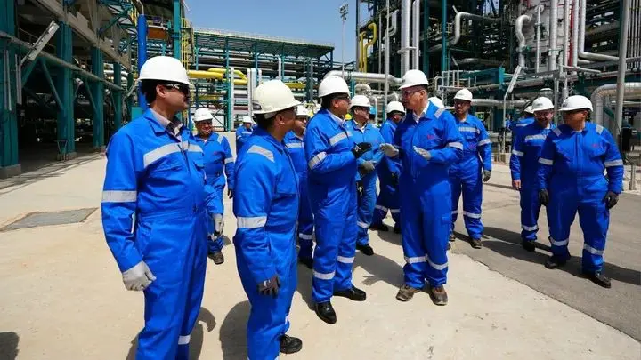 وزير البترول: توسعات مجمع غازات الصحراء الغربية تضيف 600 مليون قدم مكعب يوميًا - 1000550340