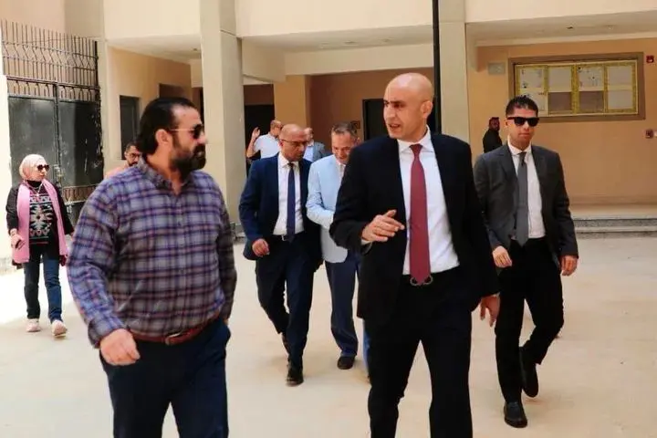 وزير التعليم يتفقد عددًا من مدارس المرج لمتابعة خطة انهاء الفترات المسائية للمرحلة الابتدائية - 1000550352