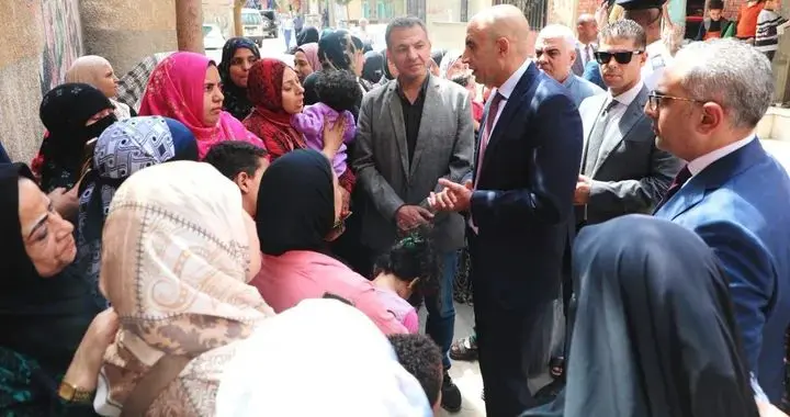 وزير التعليم يتفقد عددًا من مدارس المرج لمتابعة خطة انهاء الفترات المسائية للمرحلة الابتدائية - 1000550353