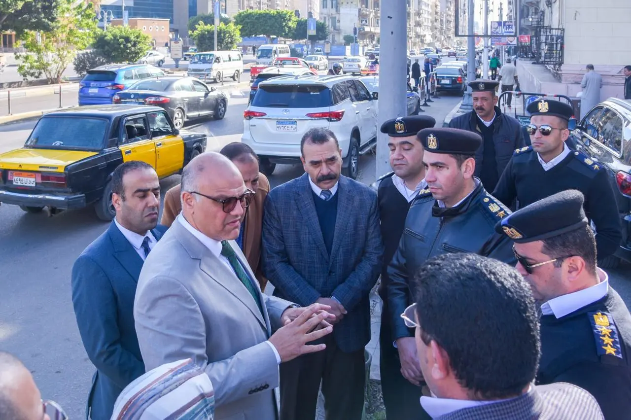 في أول أيام رمضان.. محافظ الإسكندرية يتابع ميدانياً سيولة الحركة المرورية - 1000550874