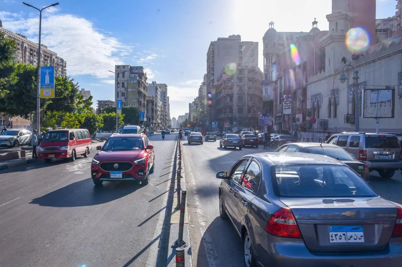 في أول أيام رمضان.. محافظ الإسكندرية يتابع ميدانياً سيولة الحركة المرورية - 1000550875