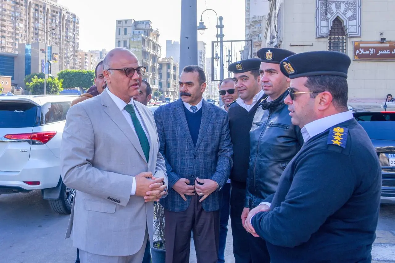 في أول أيام رمضان.. محافظ الإسكندرية يتابع ميدانياً سيولة الحركة المرورية