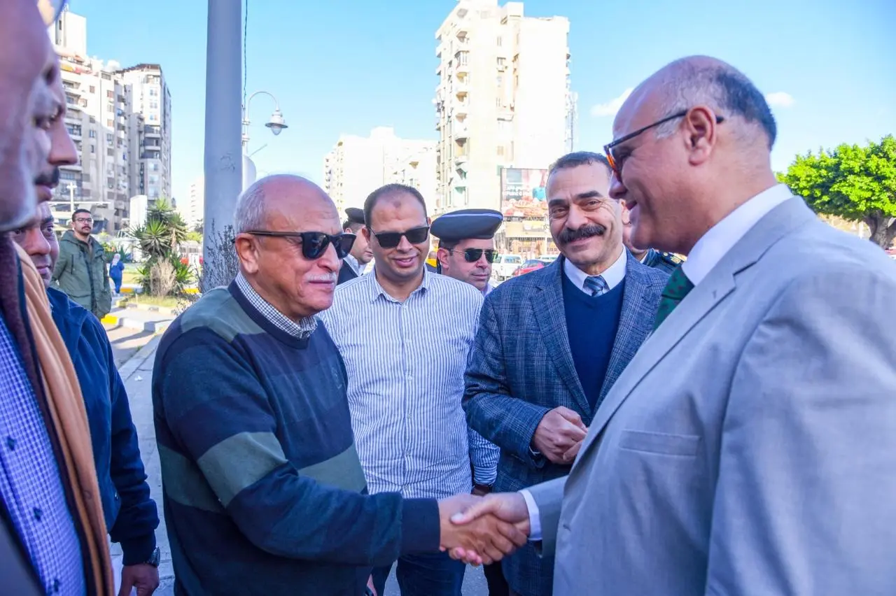 في أول أيام رمضان.. محافظ الإسكندرية يتابع ميدانياً سيولة الحركة المرورية - 1000550877