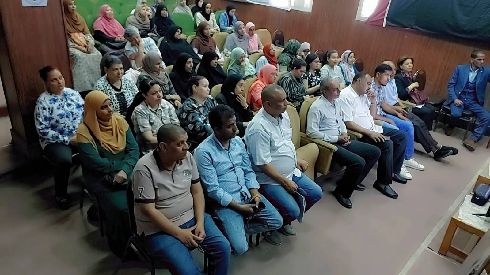 مجمع إعلام قنا يناقش آليات ترشيد استهلاك الكهرباء - 1000552344