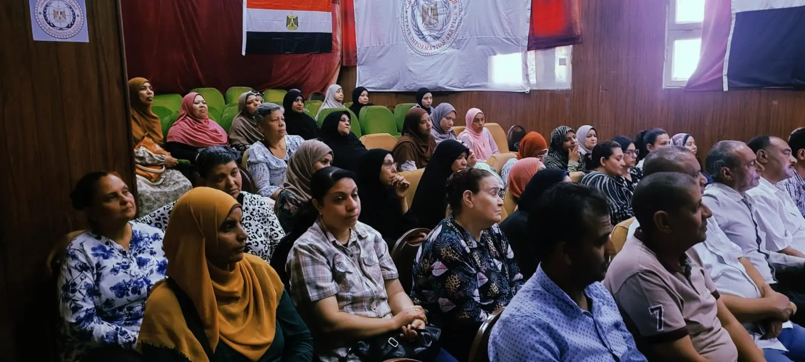 مجمع إعلام قنا يناقش آليات ترشيد استهلاك الكهرباء - 1000552359