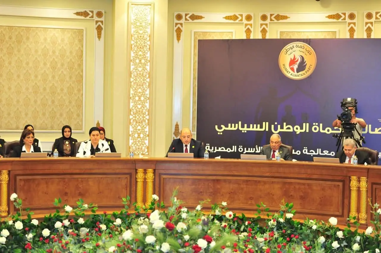 حماة الوطن يعقد صالونًا سياسيًا لبحث مشكلات الأسرة المصرية