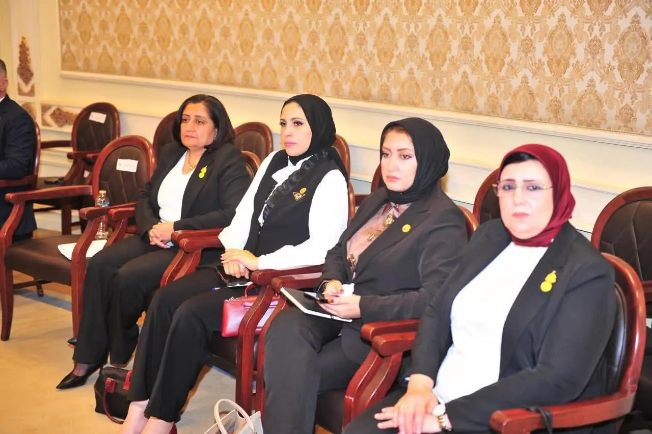 حماة الوطن يعقد صالونًا سياسيًا لبحث مشكلات الأسرة المصرية - 1000552955