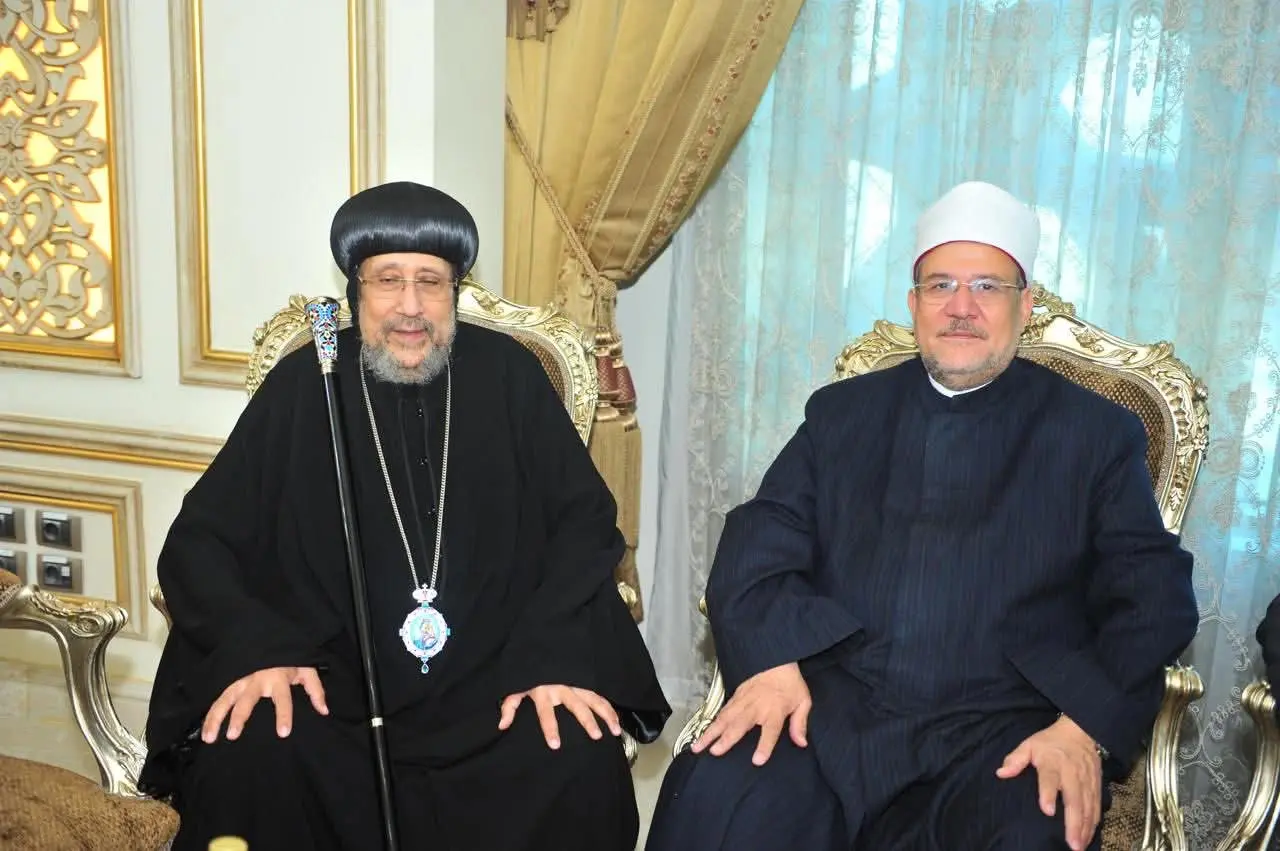 حماة الوطن يعقد صالونًا سياسيًا لبحث مشكلات الأسرة المصرية - 1000552962