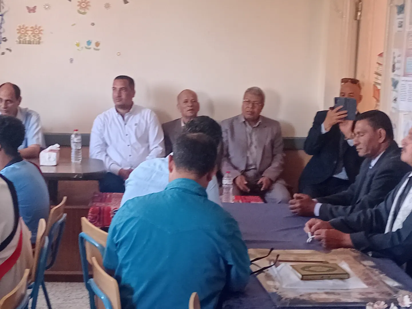 الأوسط قمولا الثانوية بنقادة تكرم المتفوقين وحفظة القرآن الكريم - 1000553636